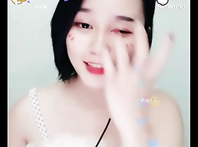 Seductive short-haired doll on Uplive
