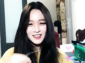 Gái Việt livestream Uplive