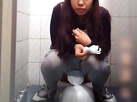 korean rest room overhear 26