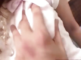 behaarite asiatische teenager wird hart penetriert