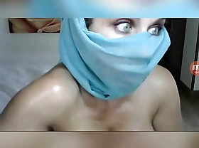 Horny arab muslim sexy skirt masturbating milking anal