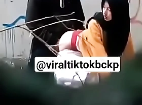 Flick BOKEP VIRAL ENAK ENAK SAMA CEWEK HIJAB DI BELAKANG Group PARAKAN 01 INDONESIA