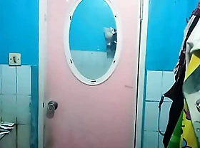 REKAM CEWEK MANDI DI KOST [ Hyperactive Video : ratihbugil online ]