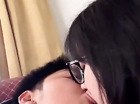 Enak Ciuman Sama Pacar Di Kostan
