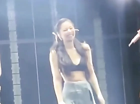Blackp!nk Jennie shows her inner slut on their world tour