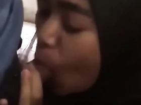 Jilbab hitam culum kontol pacarnya